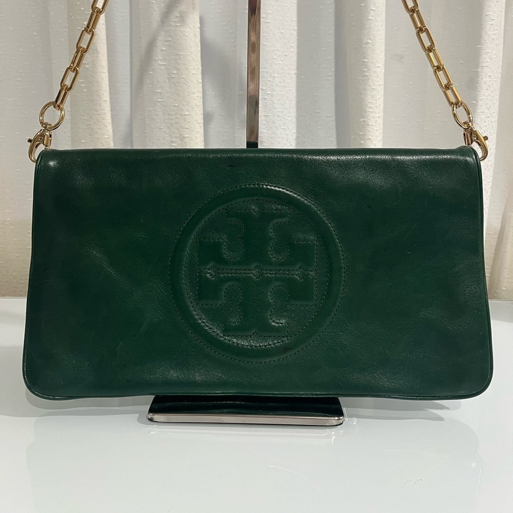 TORY BURCH DARK GREEN CLUTCH WITH GOLD CHAIN